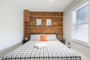 Modern & Upscale 2BR Apt with Netflix - Prime Location!
